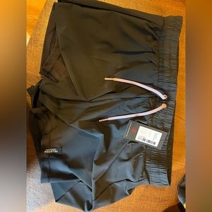Peloton NWT size L black move mission double layer running short